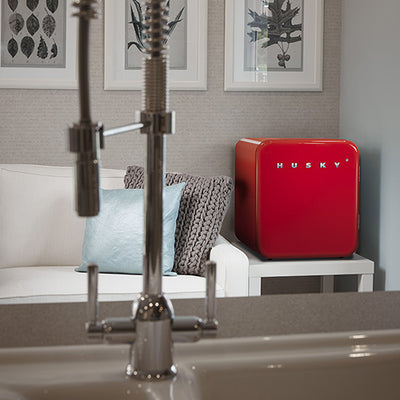Husky 41L Retro Style Mini Bar Fridge in Red (HUSD-RETRO41-RD-AU.1)
